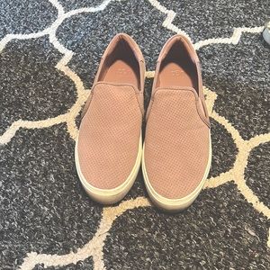 Ugh slip on size 9.5. Dusty rose color. Used twice—tons of life left!